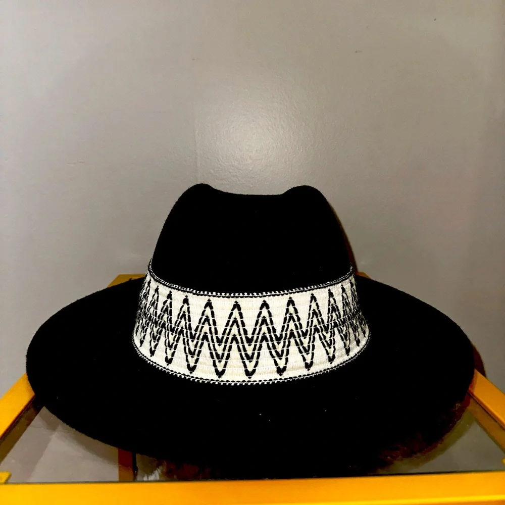Boho hat - Picture 1 of 3
